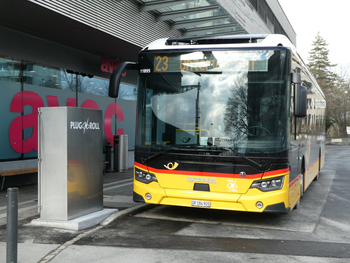 (245'851) - Dnser, Trimmis - GR 184'920/PID 11'895 - Scania am 6. Februar 2023 beim Bahnhof Landquart