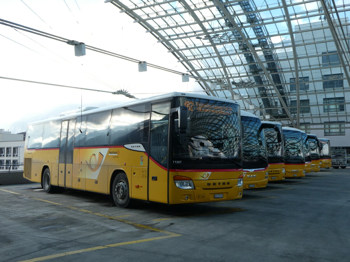 (245'879) - PostAuto Graubnden - GR 179'707/PID 11'307 - Setra am 6. Februar 2023 in Chur, Postautostation