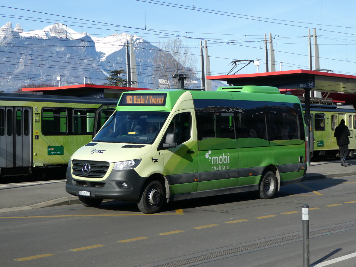 (246'021) - TPC Aigle - Nr. 611/VS 535'472 - Mercedes/ProBus am 11. Februar 2023 beim Bahnhof Aigle