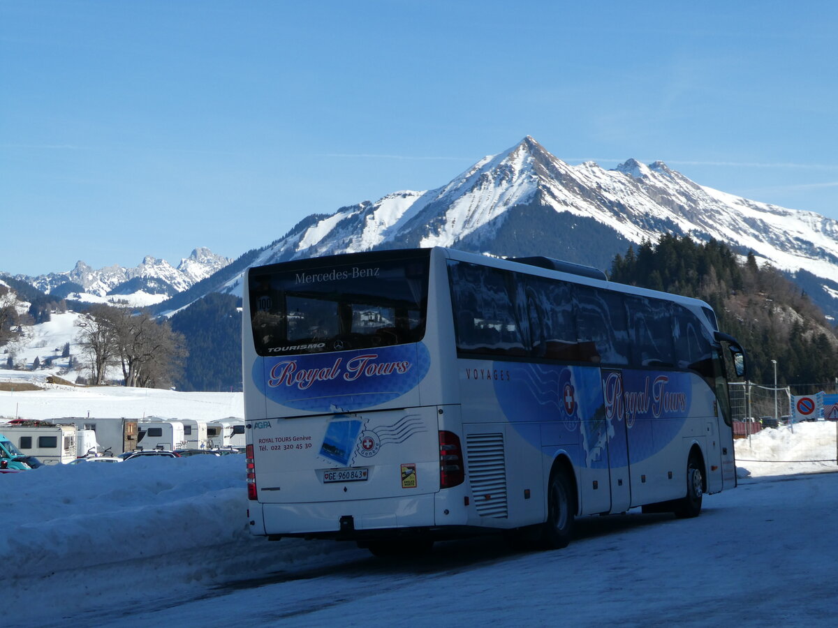 (246'024) - Royal-Tours, Genve - GE 960'843 - Mercedes am 11. Februar 2023 in Leysin, Centre sportif 