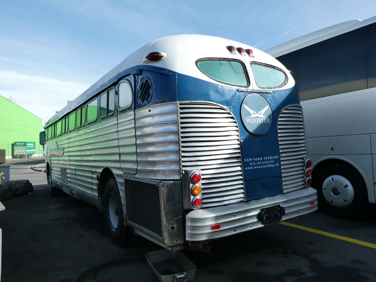 (246'300) - Wooster, Zrich - GMC (ex Northland Greyhound Lines, Minneapolis Nr. N796) am 18. Februar 2023 in Kerzers, Interbus