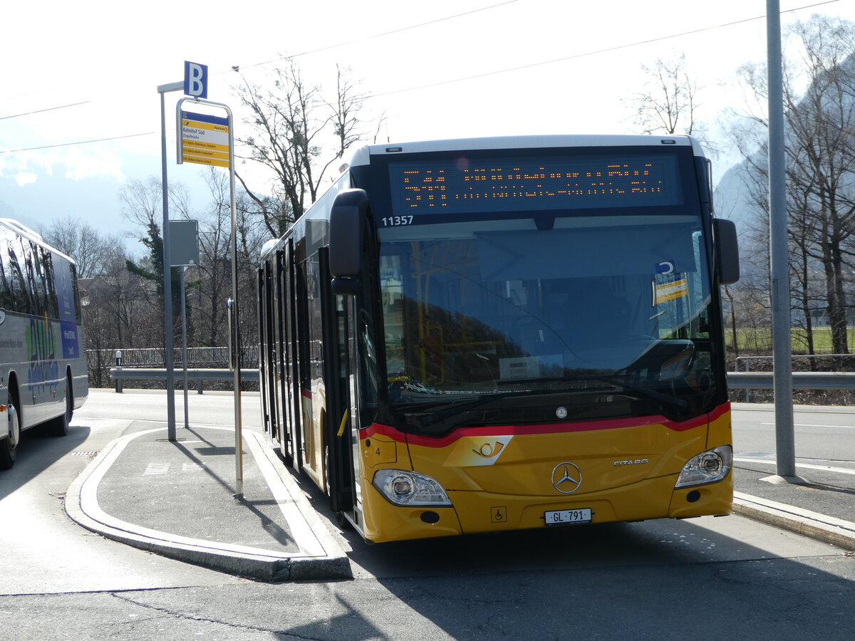 (246'474) - Niederer, Filzbach - Nr. 4/GL 791/PID 11'357 - Mercedes am 24. Februar 2023 beim Bahnhof Ziegelbrcke