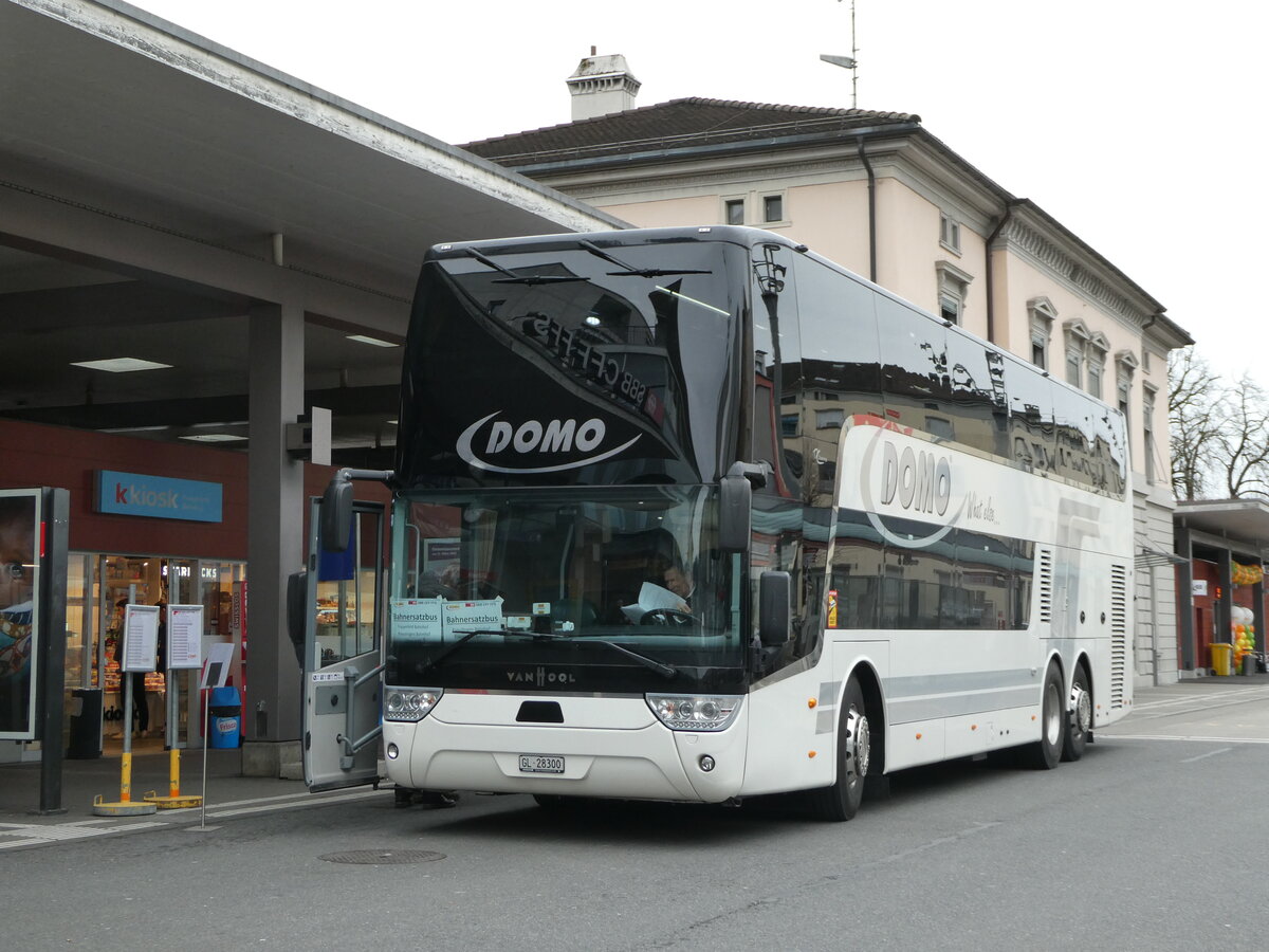 (246'610) - Domo, Glattbrugg - GL 28'300 - Van Hool am 25. Februar 2023 beim Bahnhof Frauenfeld