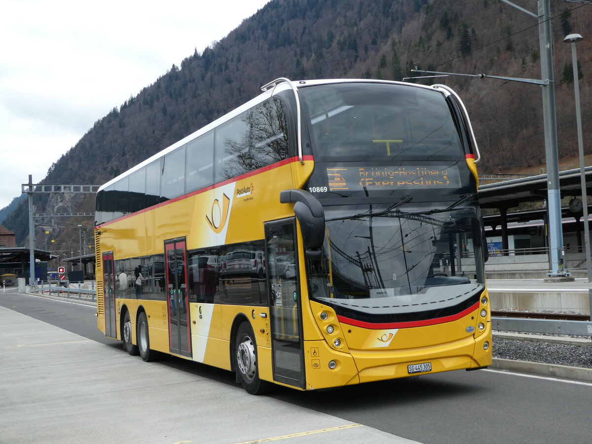 (246'752) - PostAuto Ostschweiz - SG 445'305/PID 10'869 - Alexander Dennis (ex AR 45'267) am 27. Februar 2023 beim Bahnhof Interlaken Ost