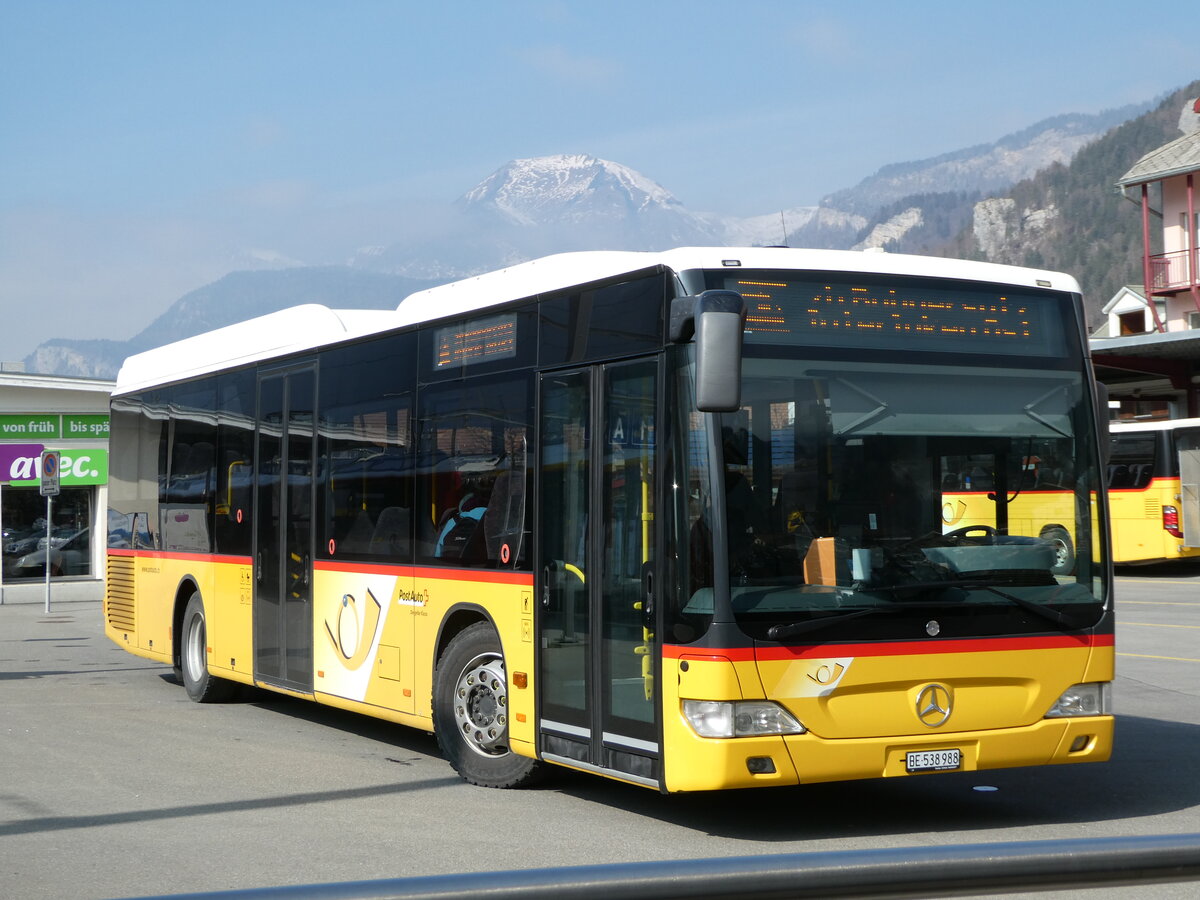 (246'787) - PostAuto Bern - BE 538'988/PID 5417 - Mercedes (ex BE 637'781) am 2. Mrz 2023 beim Bahnhof Meiringen