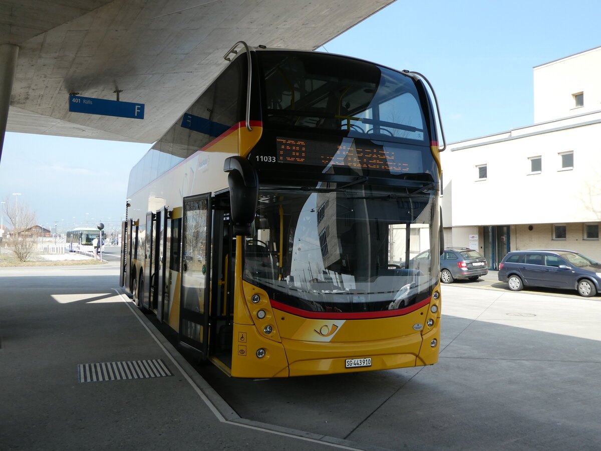 (246'852) - PostAuto Ostschweiz - SG 443'910/PID 11'033 - Alexander Dennis am 4. März 2023 beim Bahnhof Buchs