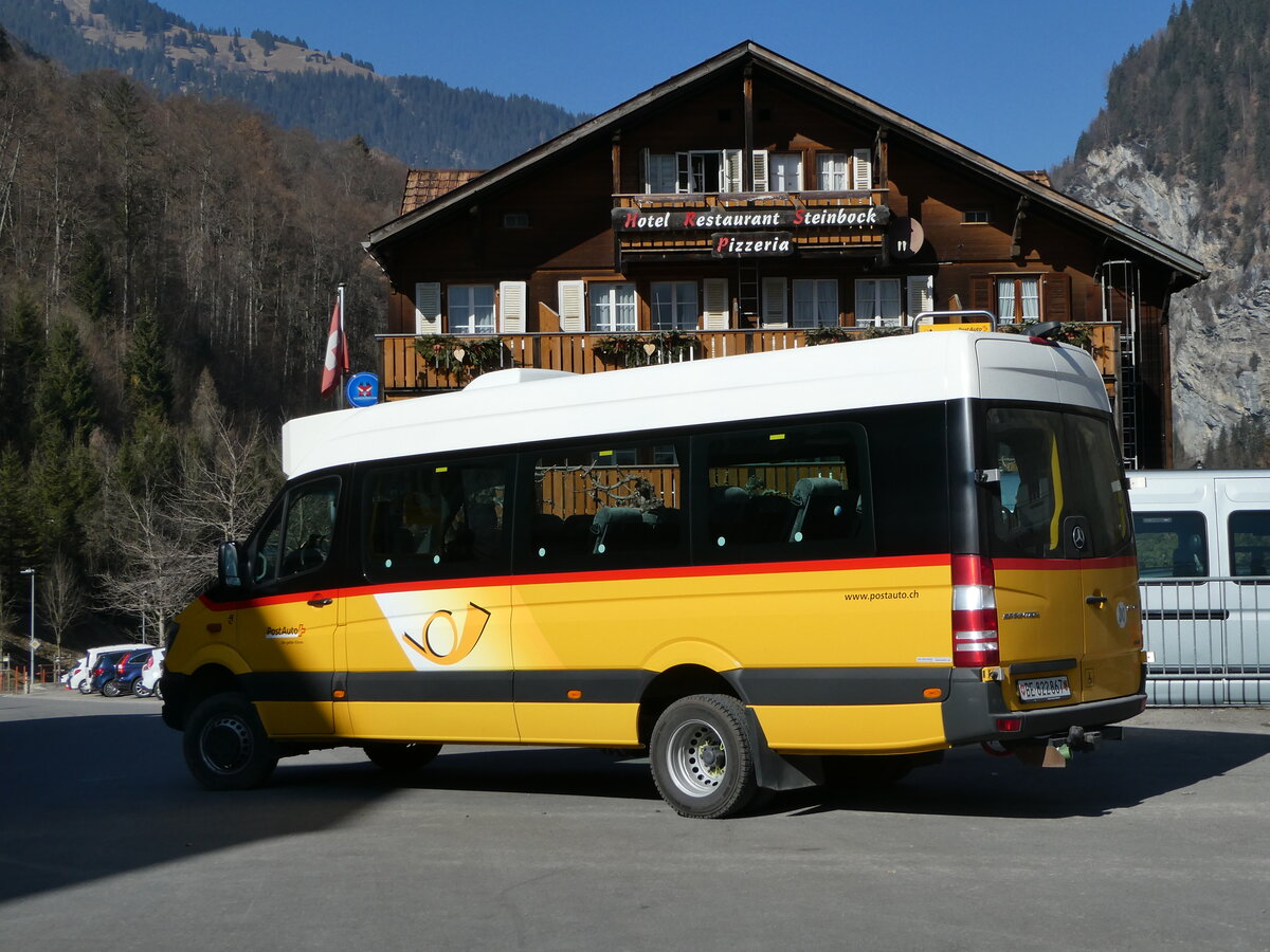 (246'893) - PostAuto Bern - BE 822'867/PID 11'016 - Mercedes am 5. März 2023 beim Bahnhof Lauterbrunnen