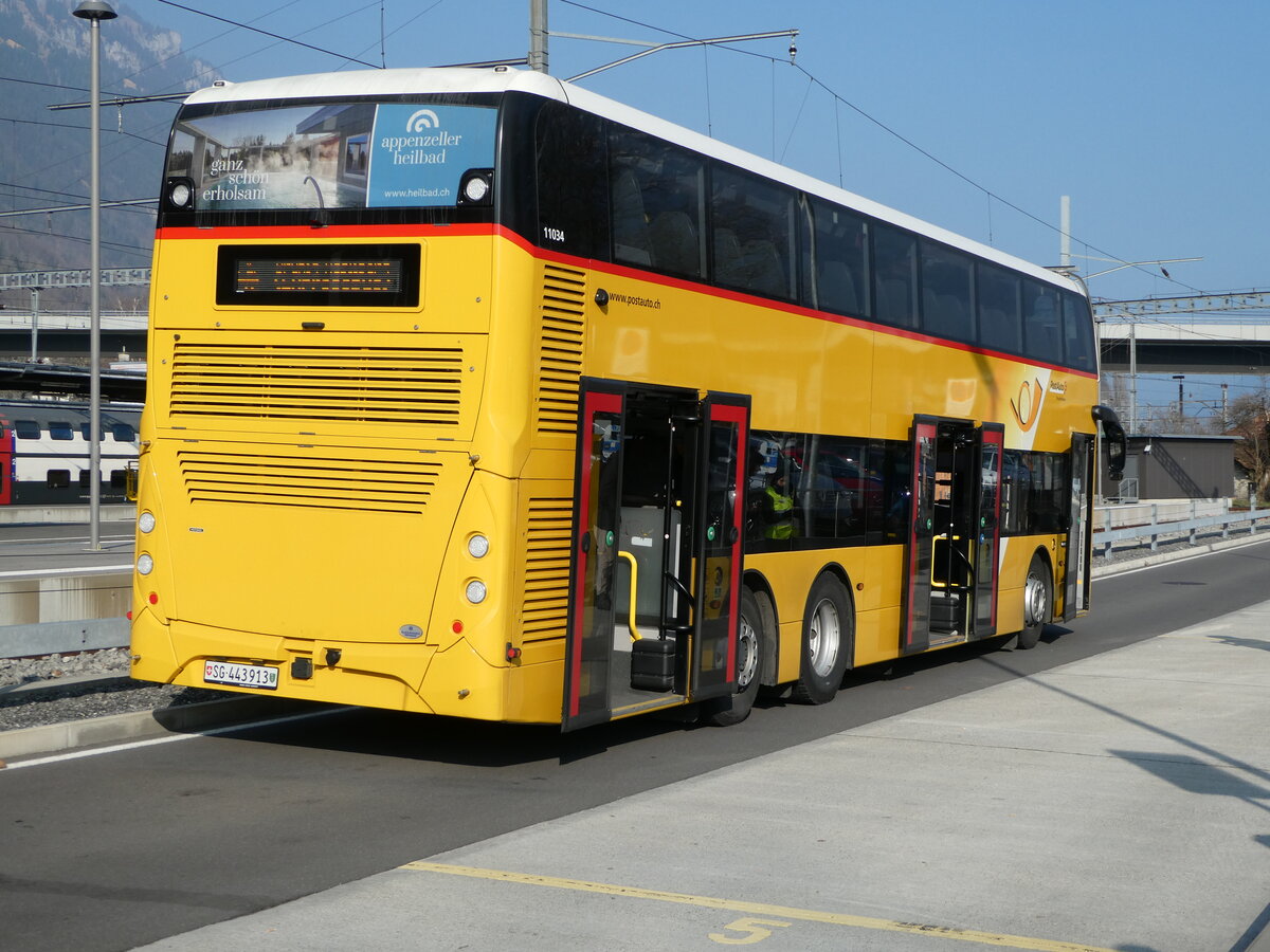 (246'915) - PostAuto Ostschweiz - SG 443'913/PID 11'034 - Alexander Dennis am 5. März 2023 beim Bahnhof Interlaken Ost