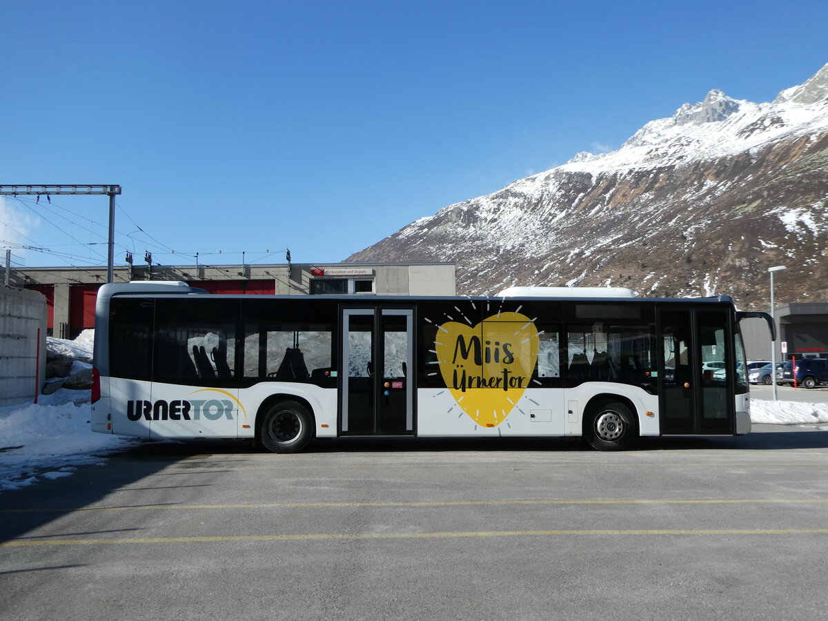 (246'926) - AAGU Altdorf - Nr. 14/UR 9347 - Mercedes am 7. März 2023 in Andermatt, Bahnhofplatz