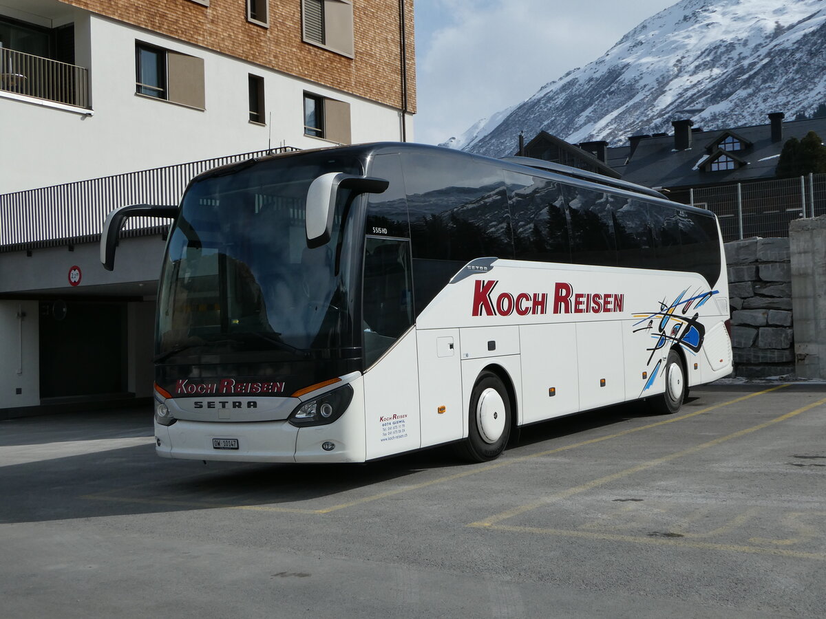 (246'941) - Koch, Giswil - OW 10'147 - Setra am 7. März 2023 in Andermatt, Bahnhofplatz