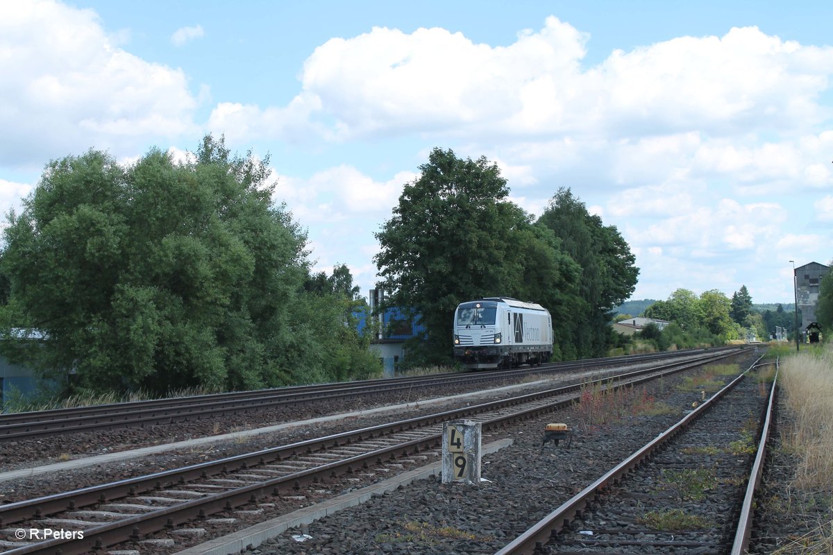 247 902 auf der Überführungsfahrt von München nach Leuna zur Infraleuna mbH bei der durchfahrt in Pechbrunn. 19.07.16