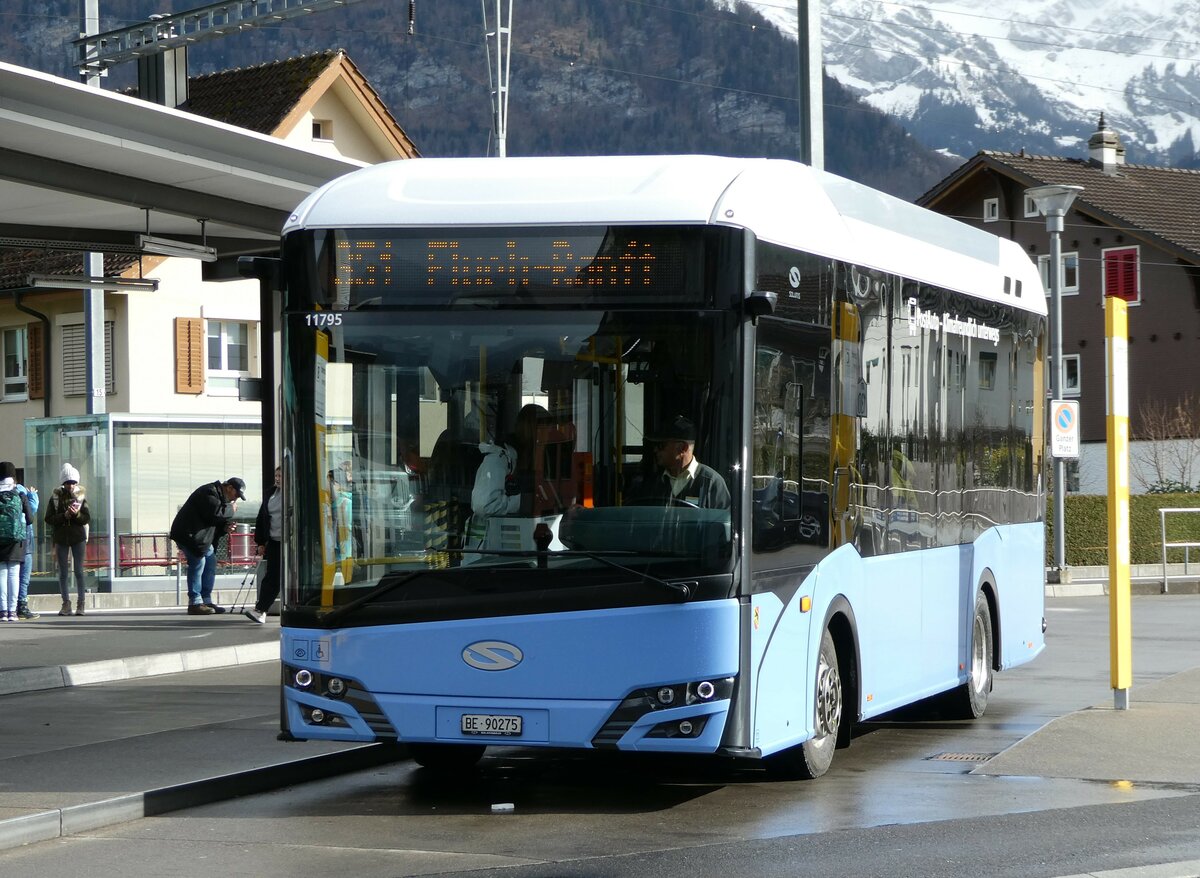 (247'136) - PostAuto Bern - BE 90'275/PID 11'795 - Solaris (ex BE 610'546) am 10. Mrz 2023 beim Bahnhof Sarnen