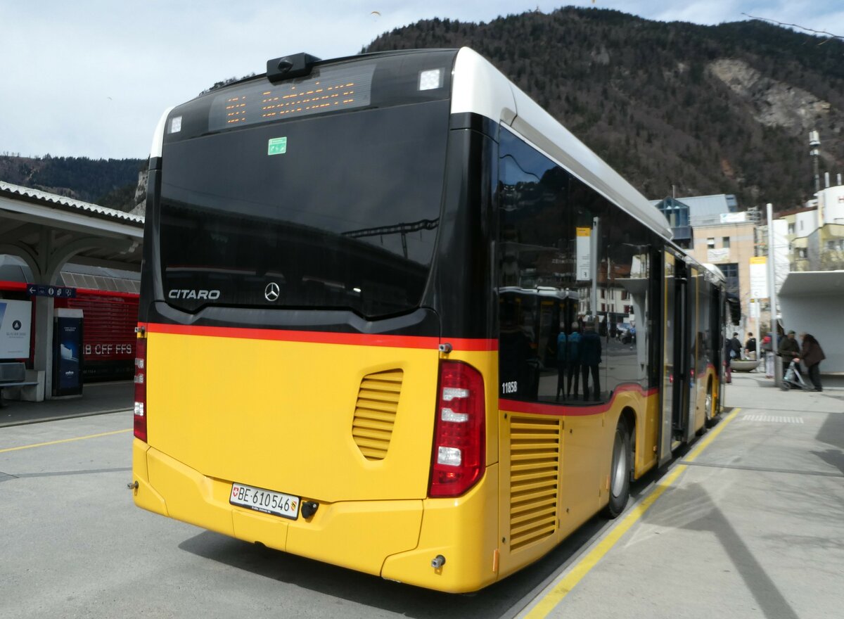 (247'192) - PostAuto Bern - BE 610'546/PID 11'858 - Mercedes am 13. Mrz 2023 beim Bahnhof Interlaken West