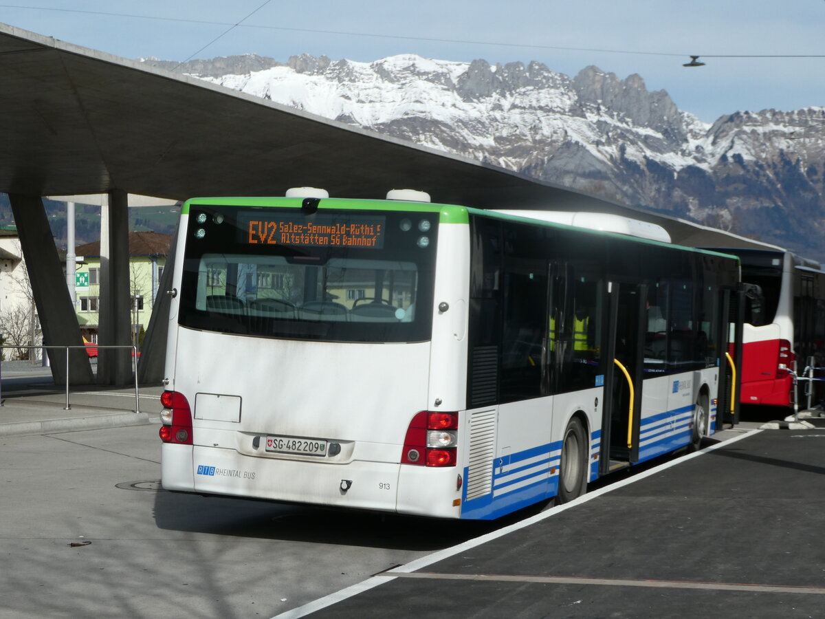 (247'298) - RTB Altsttten - Nr. 913/SG 482'209 - MAN (ex PostBus/A BD 15'336) am 17. Mrz 2023 beim Bahnhof Buchs