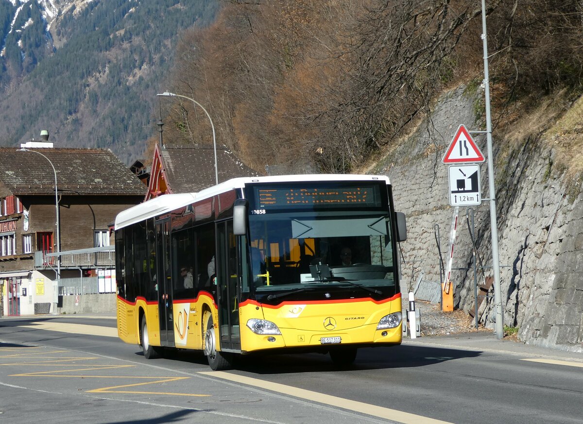 (247'394) - Flck, Brienz - Nr. 4/BE 517'311/PID 10'858 - Mercedes am 18. Mrz 2023 beim Bahnhof Brienz