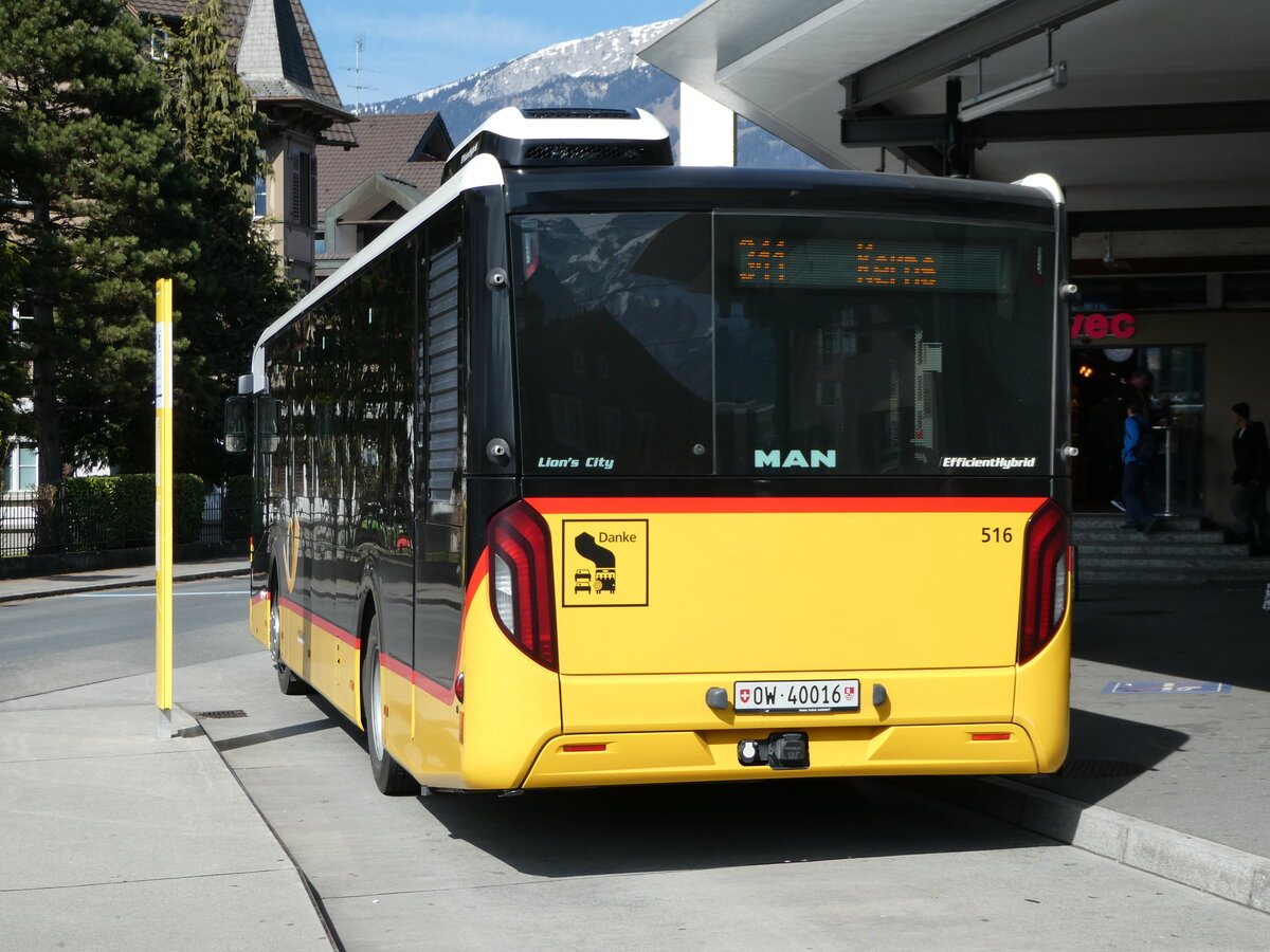 (247'423) - PostAuto Zentralschweiz - Nr. 516/OW 40'016/PID 11'747 - MAN (ex Nr. 16) am 18. Mrz 2023 beim Bahnhof Sarnen