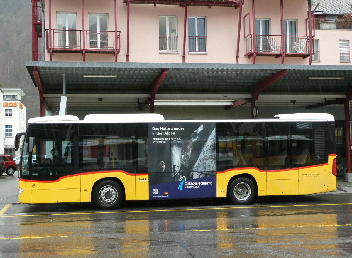 (247'574) - Flck, Brienz - Nr. 23/BE 868'723/PID 11'528 - Mercedes am 24. Mrz 2023 in Meiringen, Postautostation