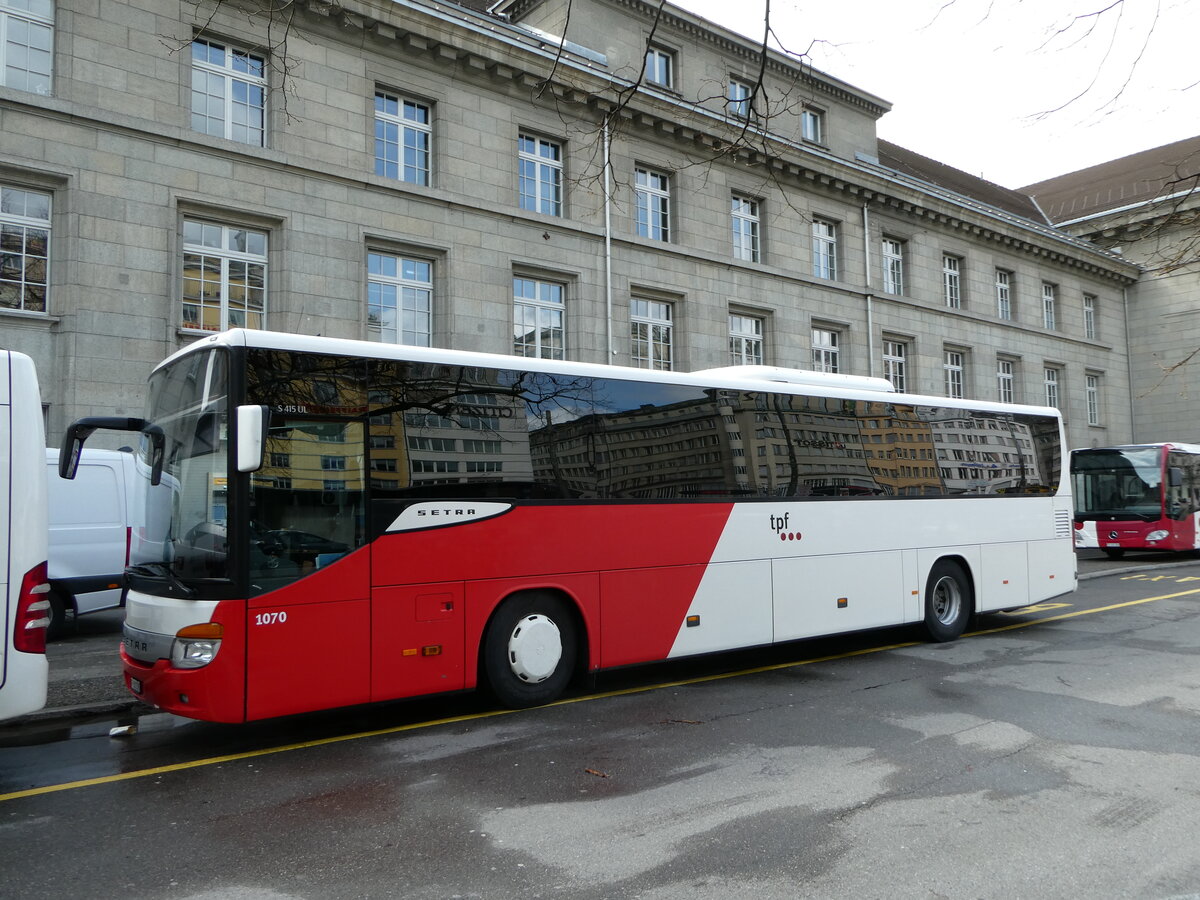 (247'636) - TPF Fribourg - Nr. 1070/FR 301'576 - Setra (ex CJ Tramelan Nr. 124) am 25. Mrz 2023 beim Bahnhof Biel