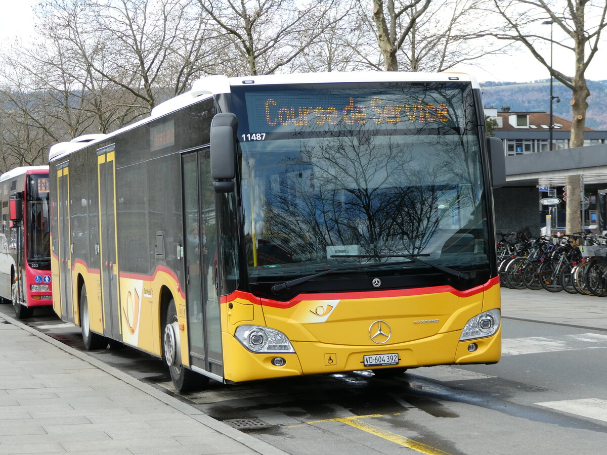 (247'687) - CarPostal Ouest - VD 604'392/PID 11'487 - Mercedes am 25. Mrz 2023 beim Bahnhof Yverdon