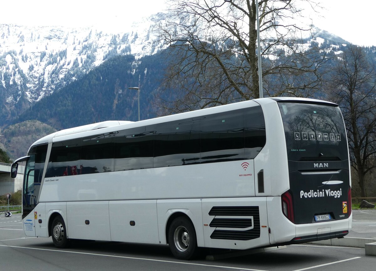 (247'961) - Aus Italien: Pedicini, Foglianise - Nr. 14/FM-888 GZ - MAN am 2. April 2023 beim Bahnhof Interlaken Ost