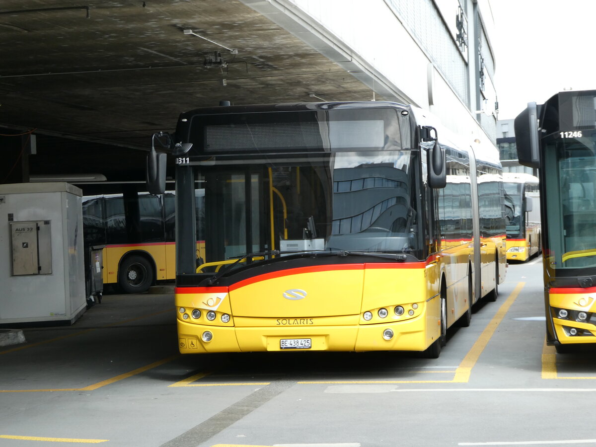 (248'251) - Steiner, Ortschwaben - Nr. 15/BE 438'425/PID 10'311 - Solaris (ex PostAuto Bern Nr. 684) am 8. April 2023 in Bern, Postautostation