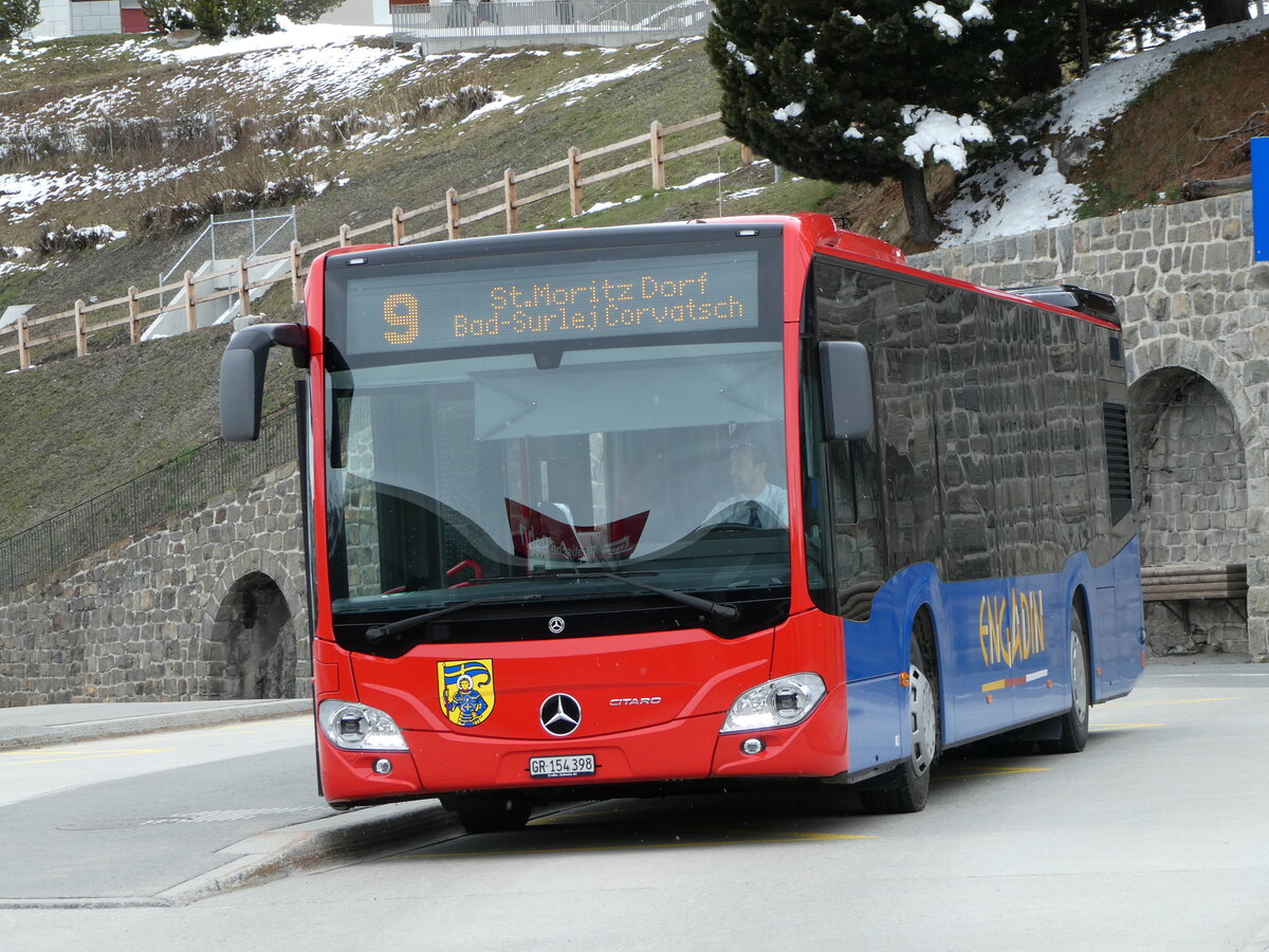 (248'609) - Chrisma, St. Moritz - GR 154'398 - Mercedes am 15. April 2023 beim Bahnhof St. Moritz