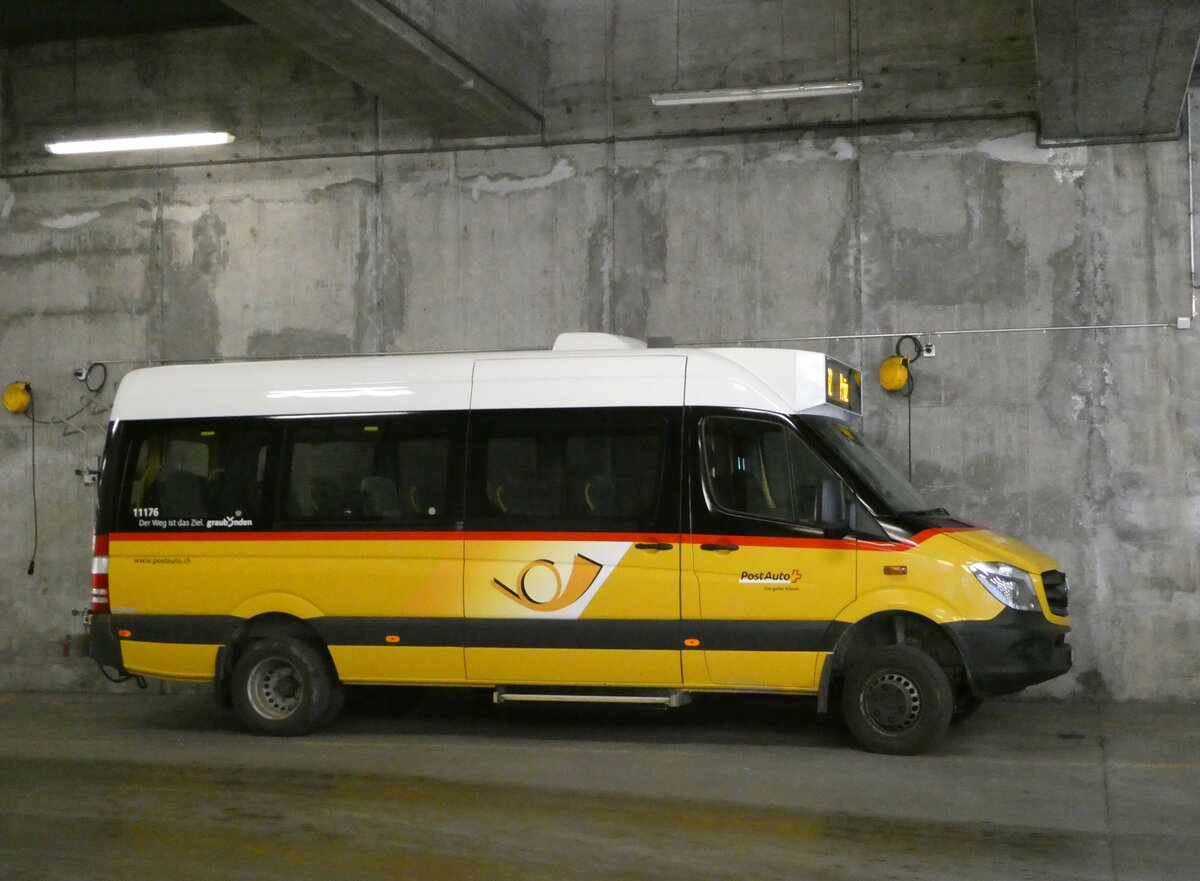 (248'666) - PostAuto Graubnden - GR 69'693/PID 11'176 - Mercedes am 16. April 2023 in Thusis, Postautostation