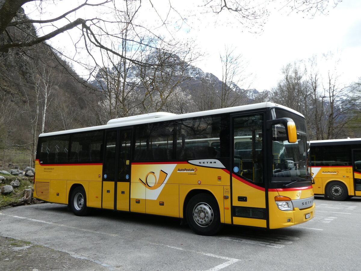 (248'714) - Chiesa, Riazzino - TI 69'611/PID 4491 - Setra am 16. April 2023 in Sonogno