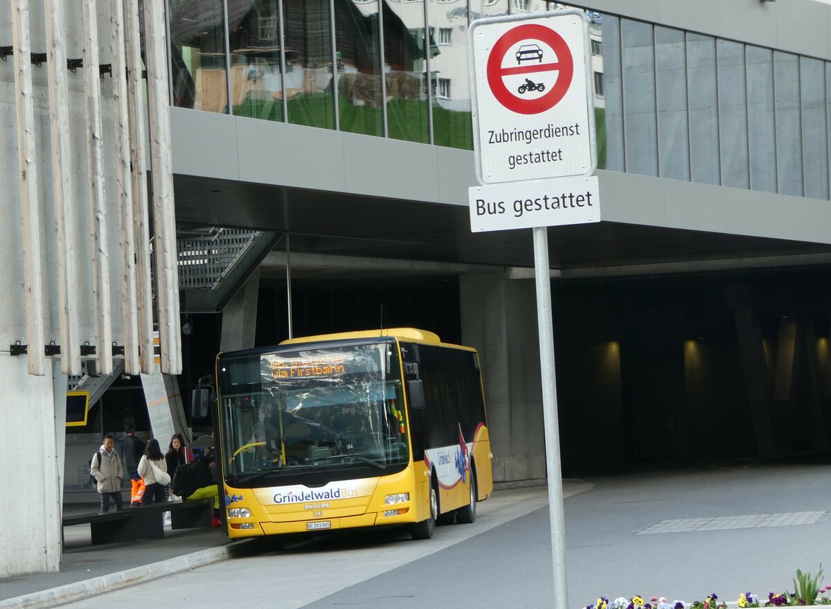 (248'888) - Grindelwaldbus, Grindelwald - Nr. 11/BE 261'865 - MAN/Gppel am 19. April 2023 in Grindelwald, Terminal