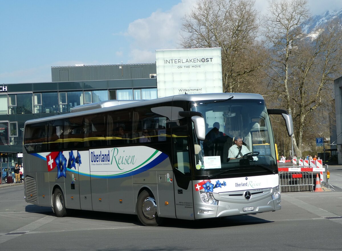 (248'913) - Oberland Reisen, Thun - Nr. 47/BE 607'481 - Mercedes am 19. April 2023 beim Bahnhof Interlaken Ost