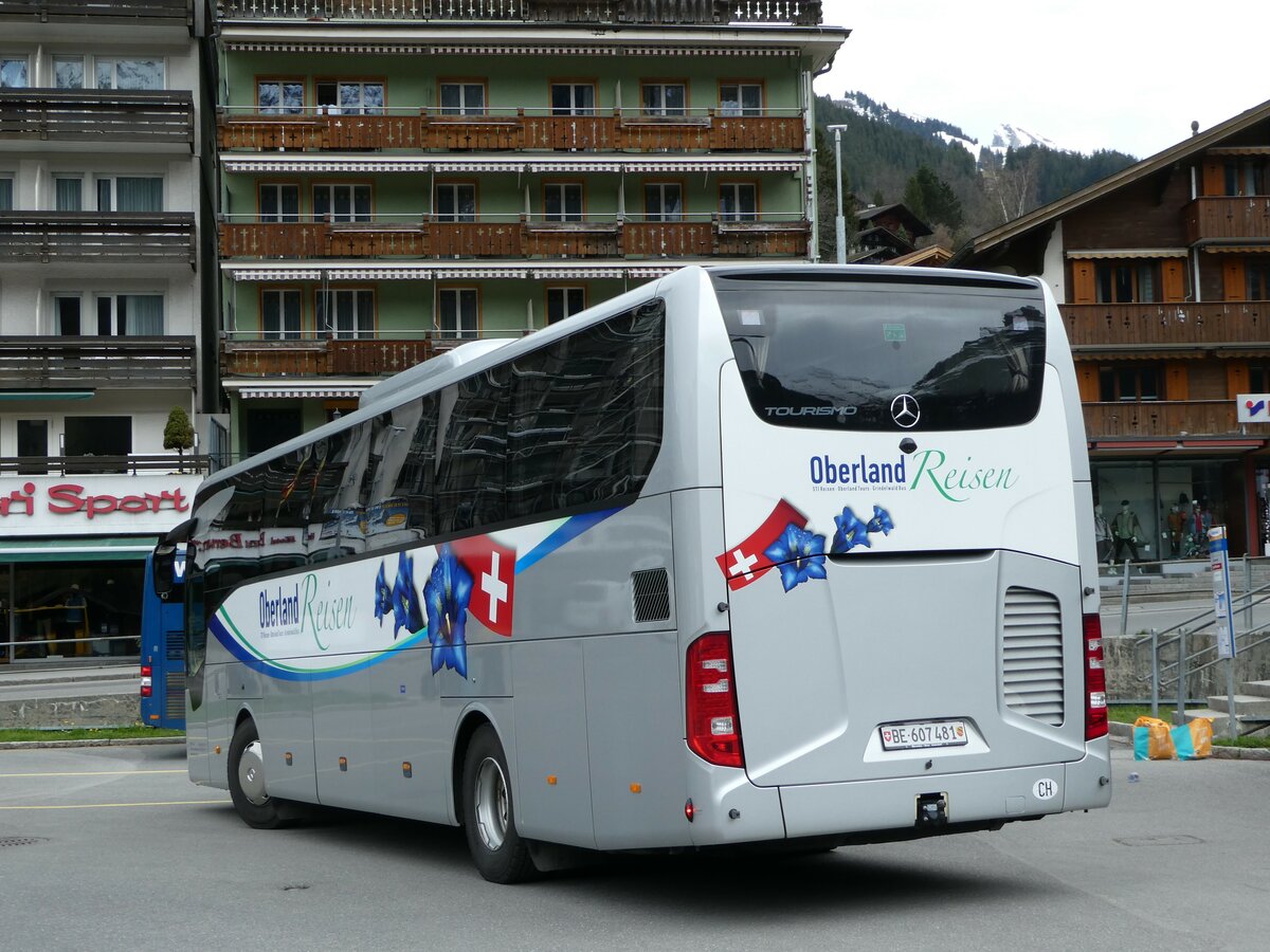 (248'962) - Oberland Reisen, Thun - Nr. 47/BE 607'481 - Mercedes am 21. April 2023 beim Bahnhof Grindelwald