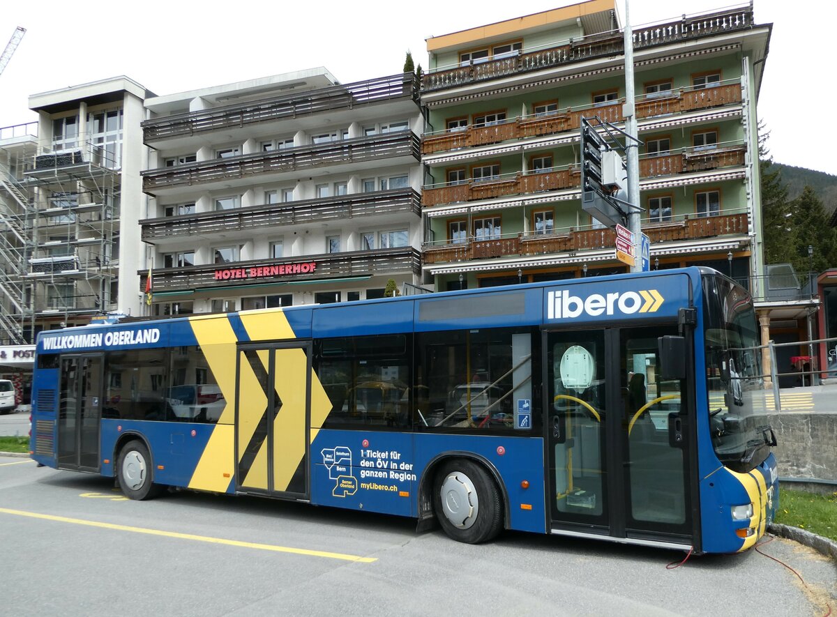 (248'977) - STI Thun - Nr. 128 - MAN am 21. April 2023 beim Bahnhof Grindelwald