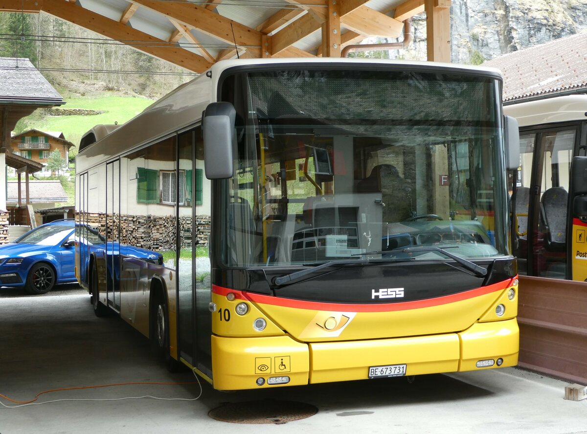 (249'241) - PostAuto Bern - Nr. 10/BE 673'731/PID 5500 - Hess (ex Klopfstein, Laupen Nr. 10) am 28. April 2023 in Stechelberg, Garage