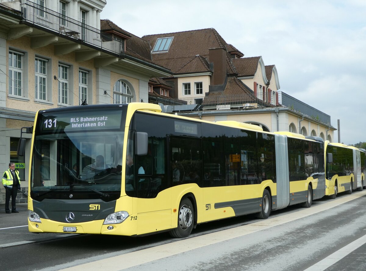 (249'361) - STI Thun - Nr. 712/BE 811'712 - Mercedes am 2. Mai 2023 beim Bahnhof Spiez