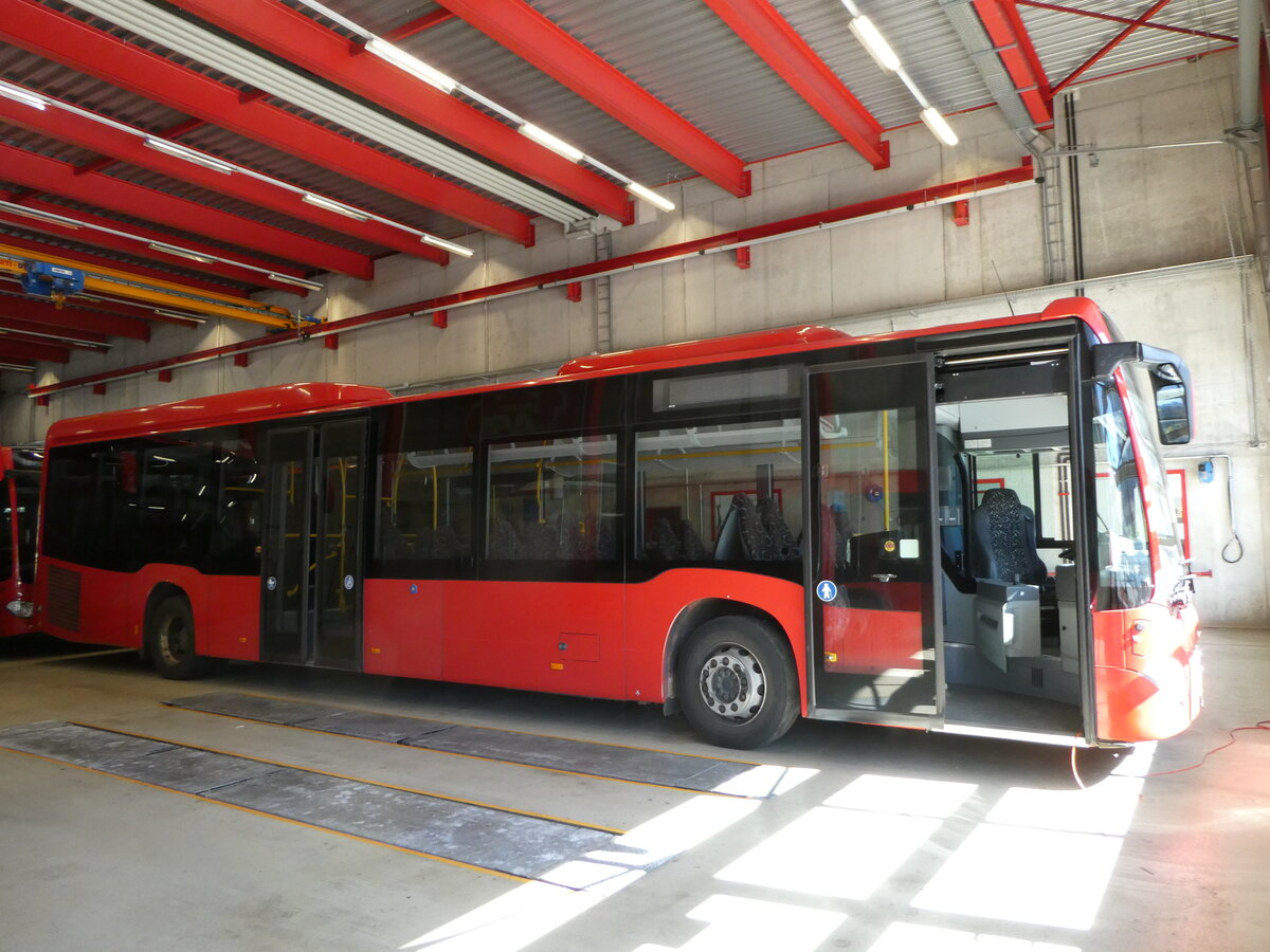 (249'530) - AFA Adelboden - Nr. 28 - Mercedes am 4. Mai 2023 in Frutigen, Garage