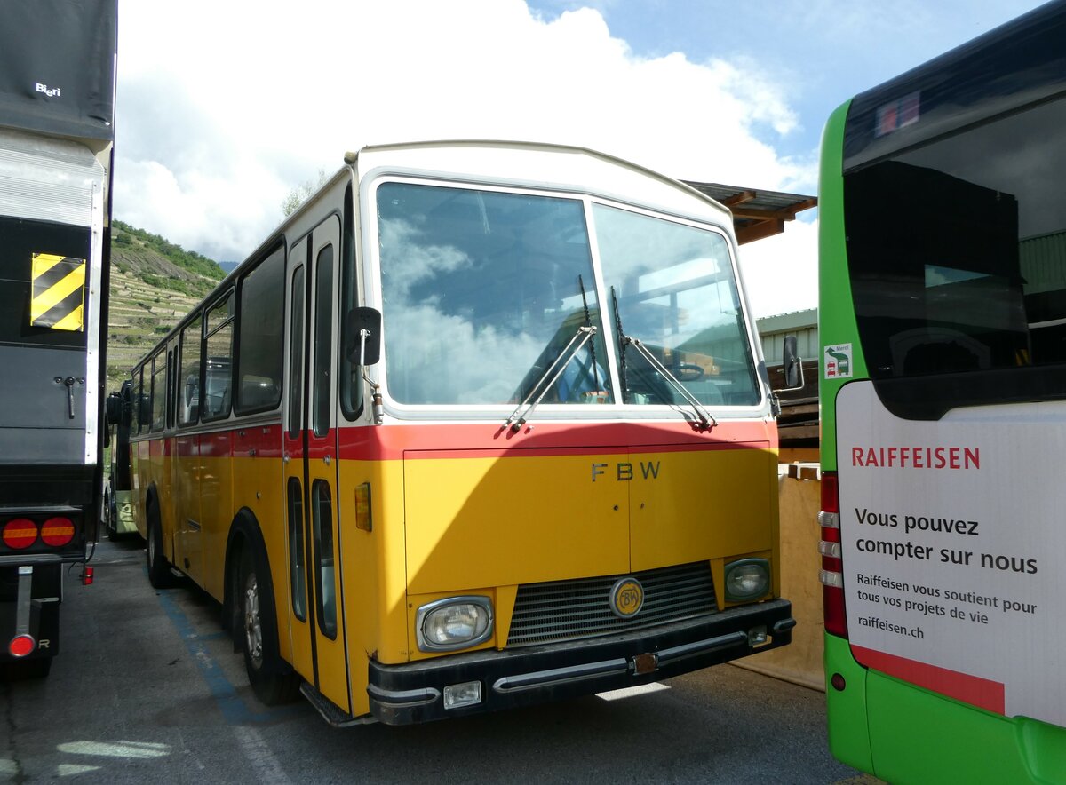 (249'951) - Fournier, Haute-Nendaz - FBW/Lauber (ex Heuer, Studen; ex Lathion, Sion Nr. 26) am 13. Mai 2023 in Sion, Interbus