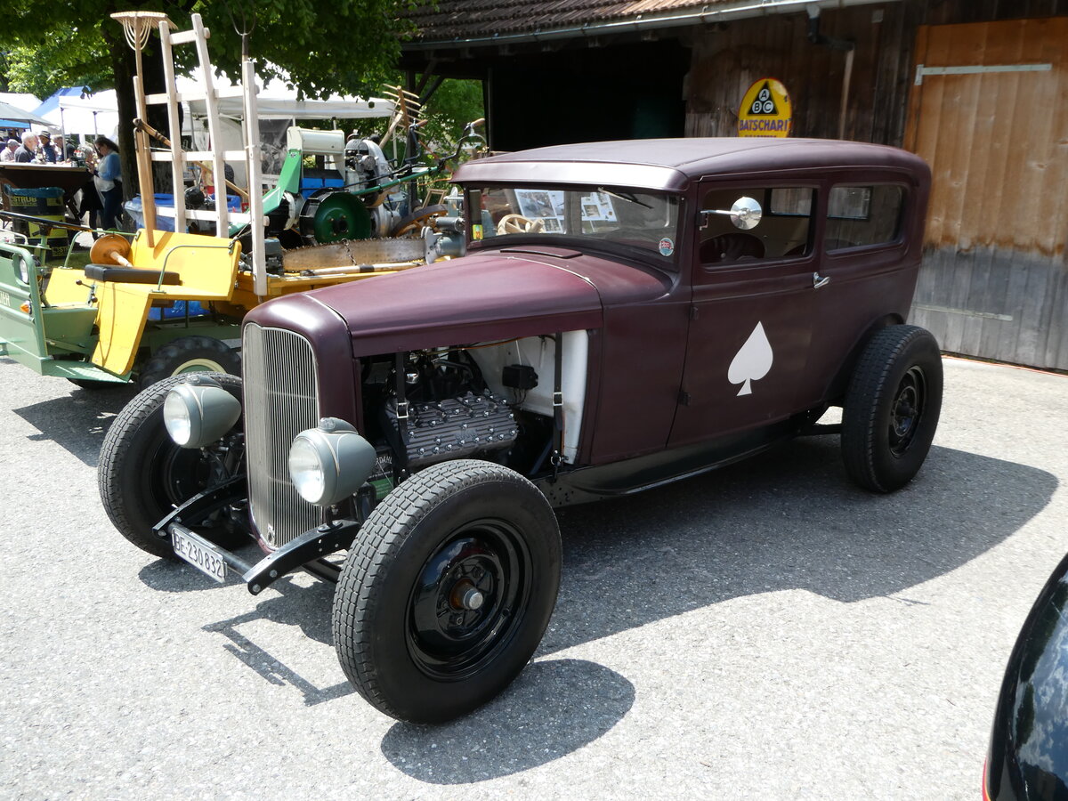 (250'653) - Ford - BE 230'832 - am 27. Mai 2023 beim Bahnhof Boltigen