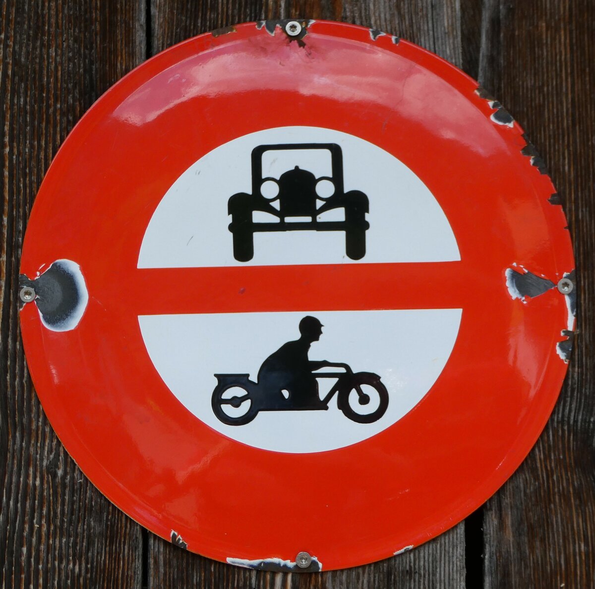 (250'655) - Altes Fahrverbots-Schild am 27. Mai 2023 beim Bahnhof Boltigen