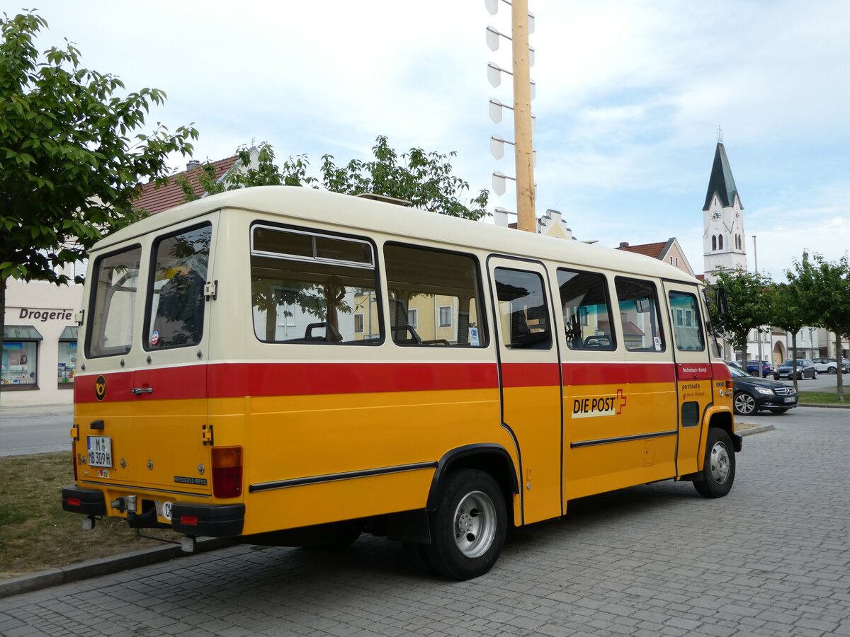 (251'054) - Hahn, Mnchen - Nr. 6/M-MB 309H - Mercedes (ex Mller, CH-Ennetmoos Nr. 6; ex Portenier, CH-Adelboden Nr. 6; ex Geiger, CH-Adelboden Nr. 6) am 4. Juni 2023 in Pilsting, Marktplatz