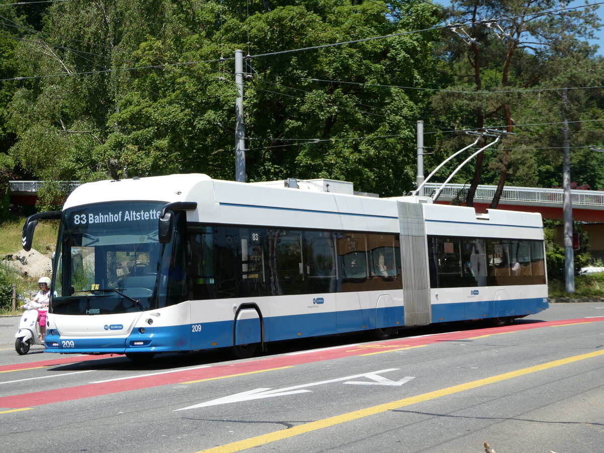 (251'450) - VBZ Zrich - Nr. 209 - Hess/Hess Gelenktrolleybus am 13. Juni 2023 in Zrich, Bucheggplatz