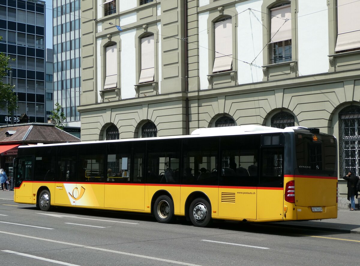 (251'618) - Engeloch, Riggisberg - Nr. 18/BE 704'610/PID 5369 - Mercedes (ex PostAuto Bern Nr. 5369; ex PostAuto Bern Nr. 654) am 17. Juni 2023 beim Bahnhof Bern