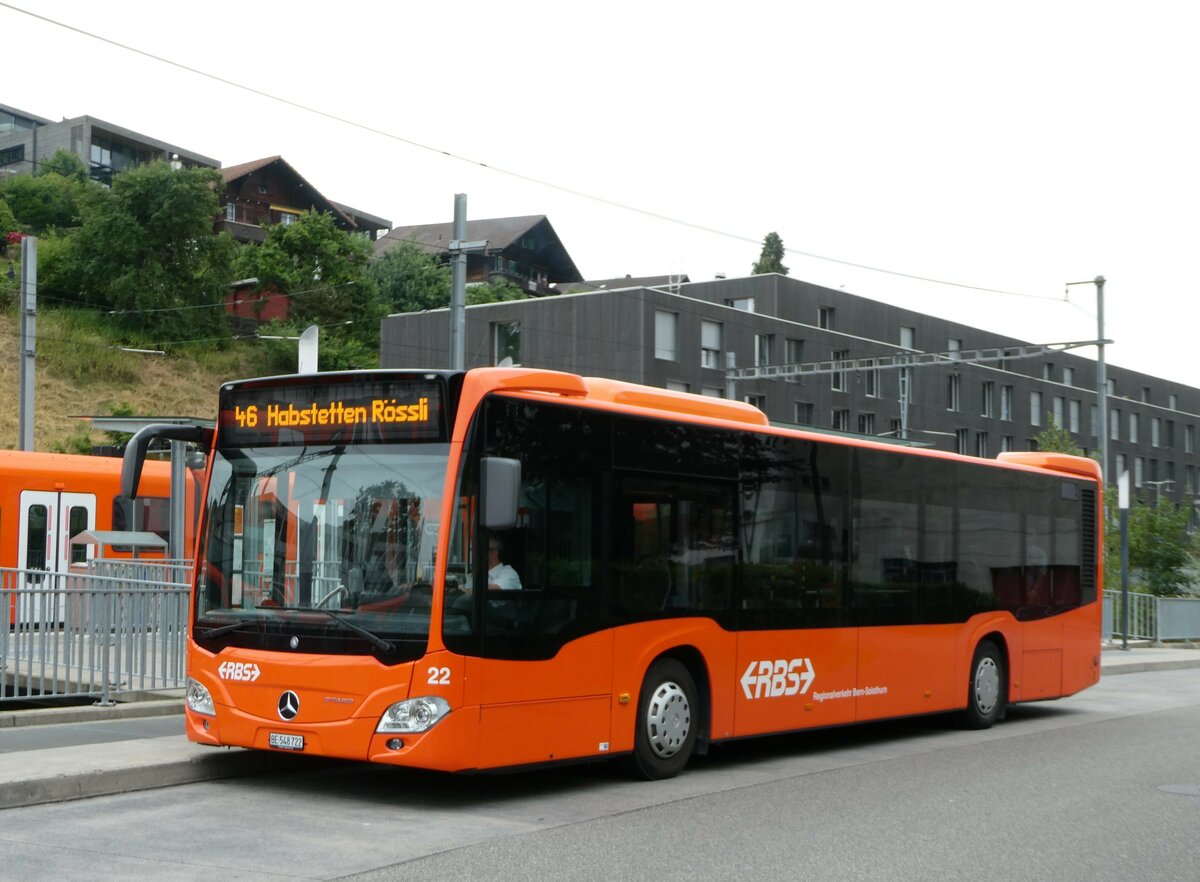 (251'855) - RBS Worblaufen - Nr. 22/BE 548'722 - Mercedes am 22. Juni 2023 beim Bahnhof Bolligen