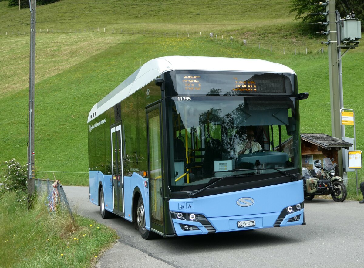 (252'184) - PostAuto Bern - BE 90'275/PID 11'795 - Solaris (ex BE 610'546) am 1. Juli 2023 in Ablndschen, Chappelematte