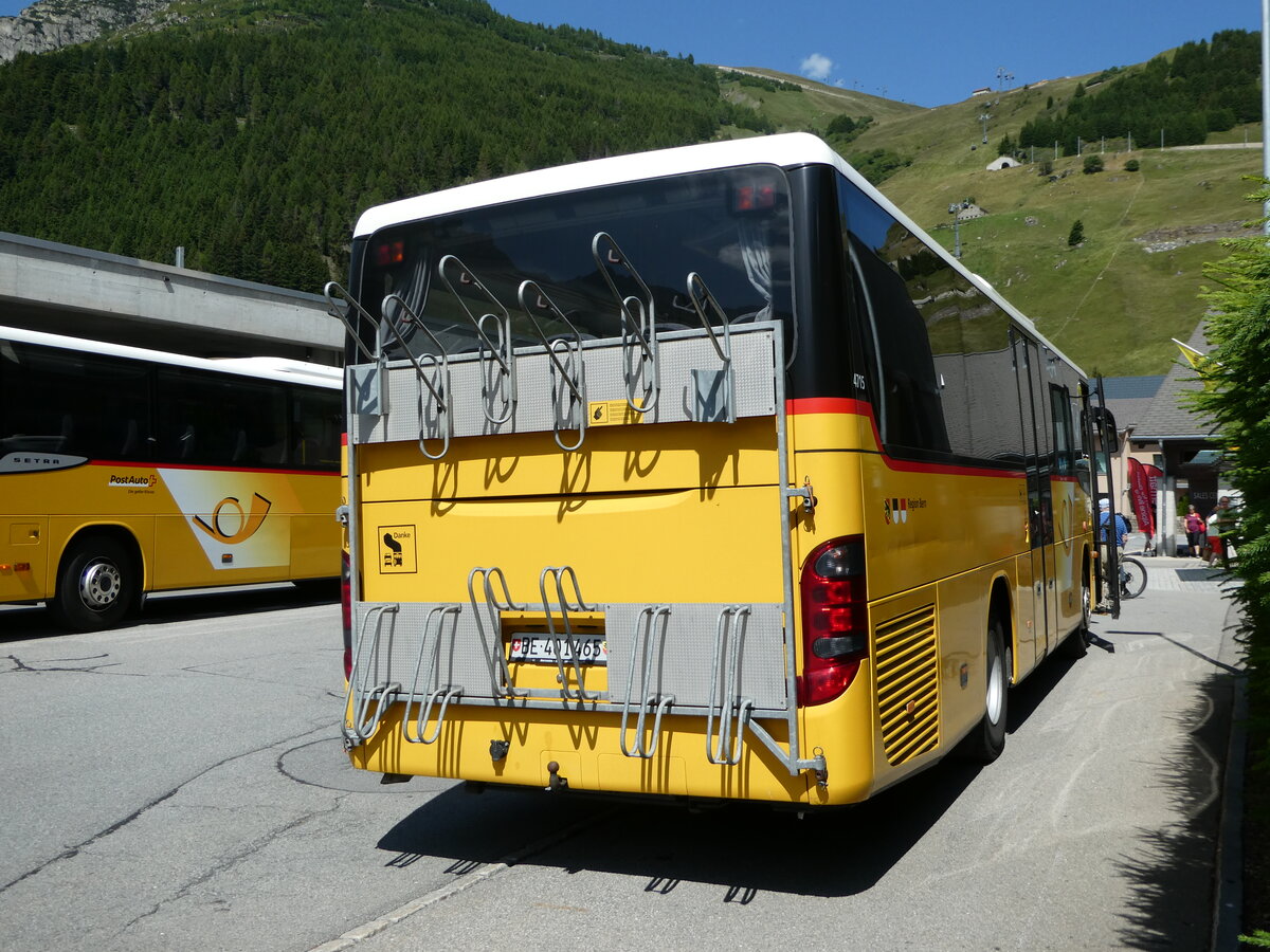 (252'573) - PostAuto Bern - BE 401'465/PID 4715 - Setra (ex AVG Meiringen Nr. 65) am 9. Juli 2023 beim Bahnhof Andermatt