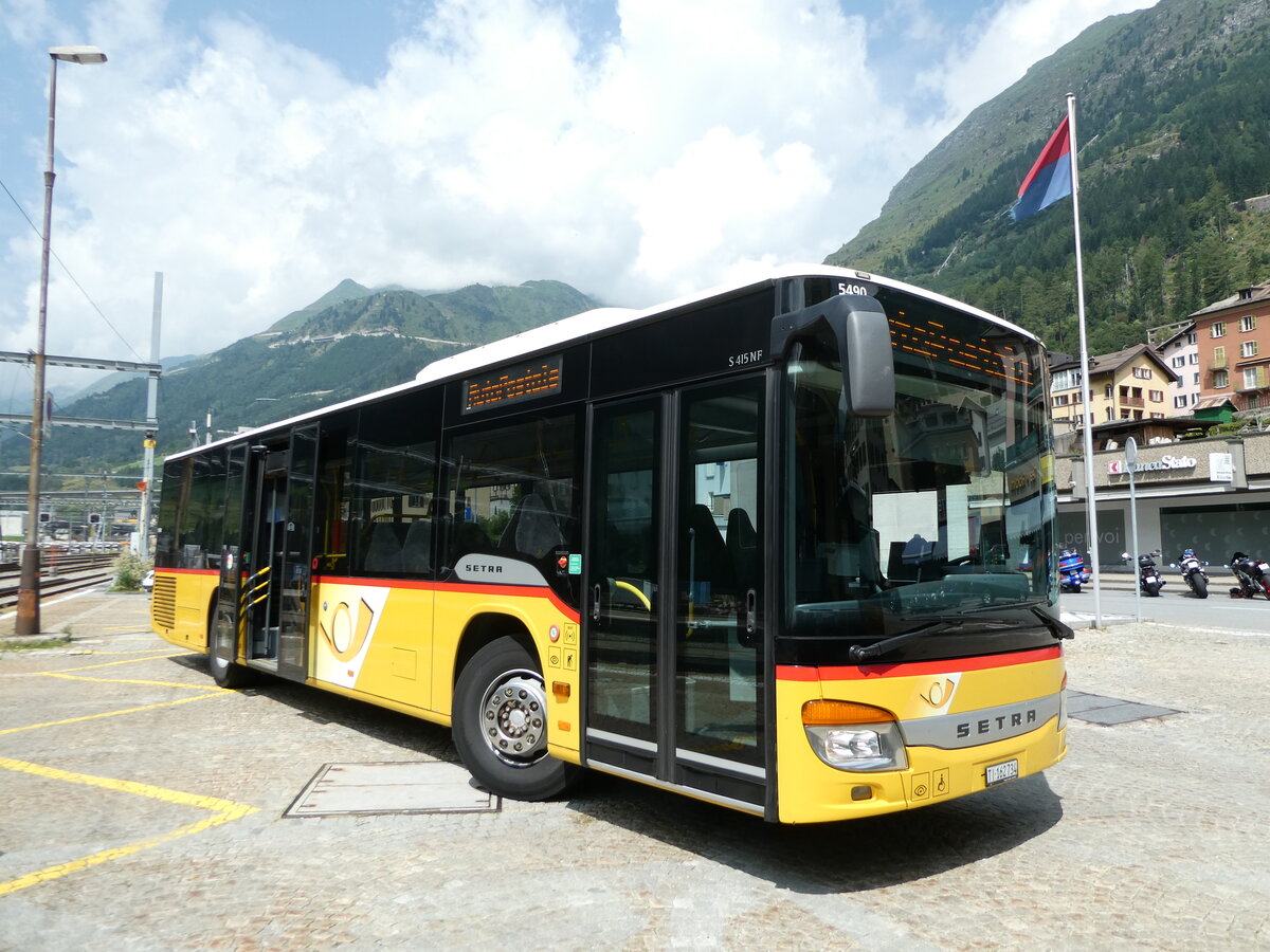 (252'881) - Marchetti, Airolo - TI 162'734/PID 5490 - Setra am 23. Juli 2023 beim Bahnhof Airolo