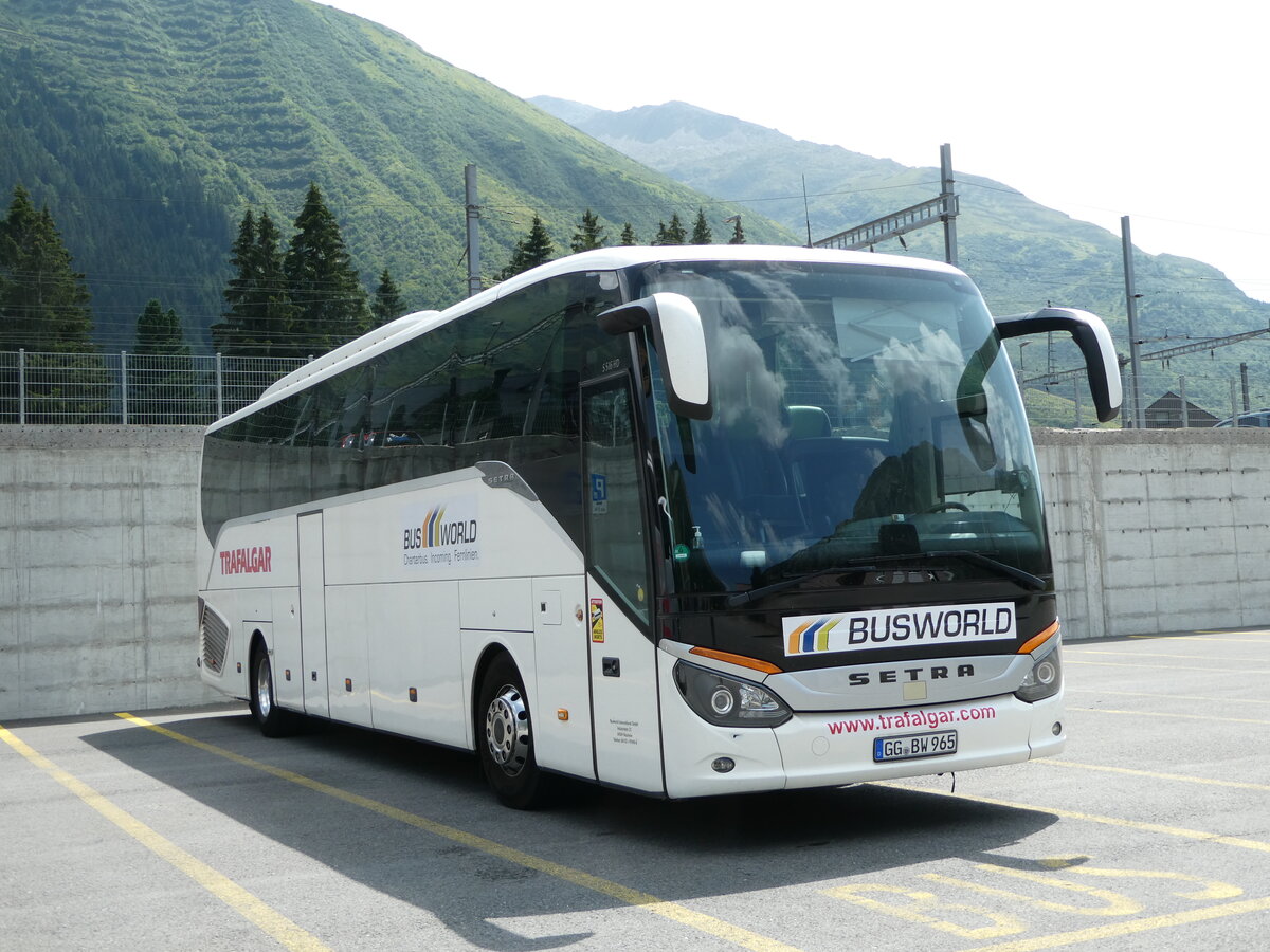 (252'903) - Aus Deutschland: Busworld International, Nauheim - GG-BW 965 - Setra am 23. Juli 2023 in Andermatt, Bahnhofplatz