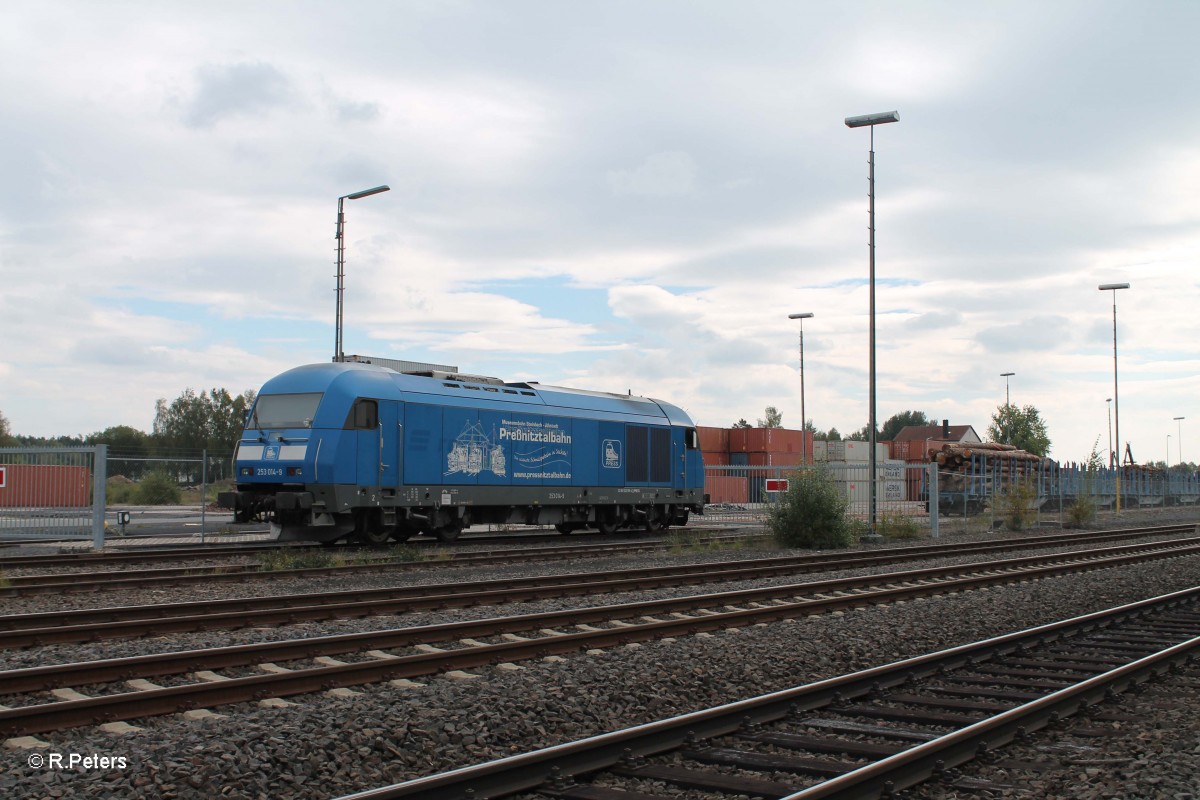 253 014-9 wartet vor den Toren des ATW Wiesau. 30.09.13