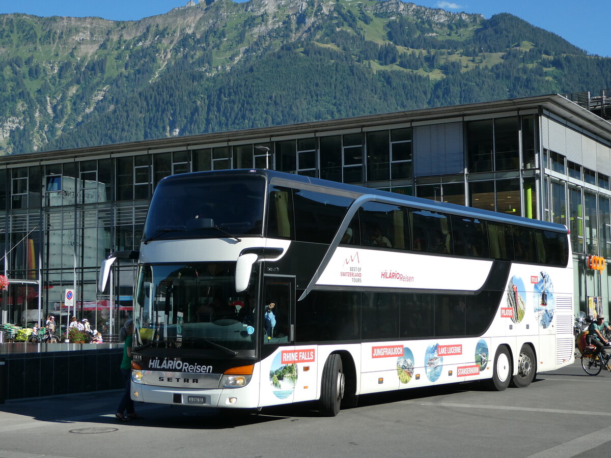 (253'091) - Hilrio, Schtz - LU 266'303 - Setra am 27. Juli 2023 beim Bahnhof Interlaken Ost