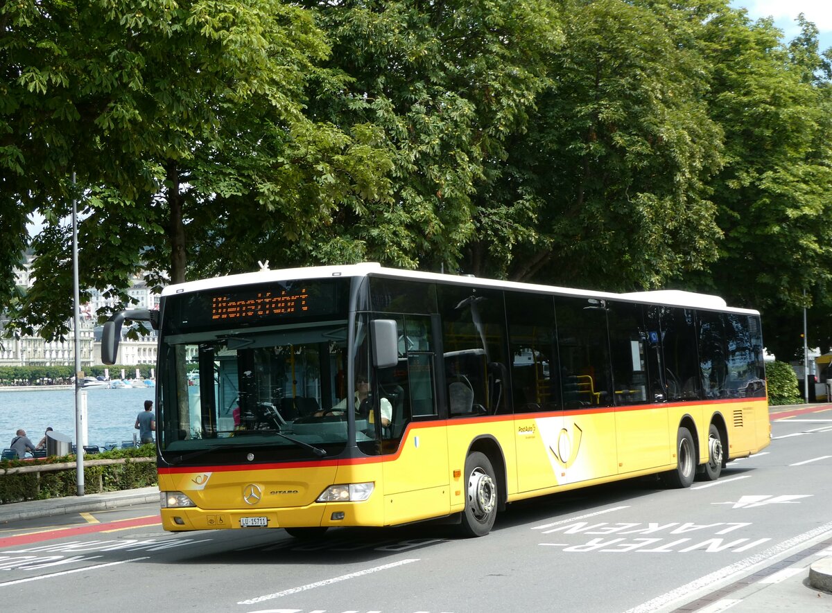 (253'141) - Bucheli, Kriens - Nr. 27/LU 15'711/PID 5435 - Mercedes am 29. Juli 2023 beim Bahnhof Luzern