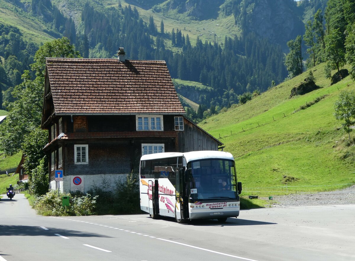 (253'929) - Riechsteiner&Weber, Muri - AG 6544 - Neoplan am 19. August 2023 in Hoch-Ybrig, Talstation Weglosen